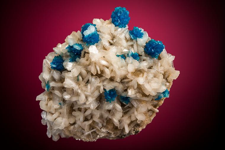 CAVANSITE on STILBITE